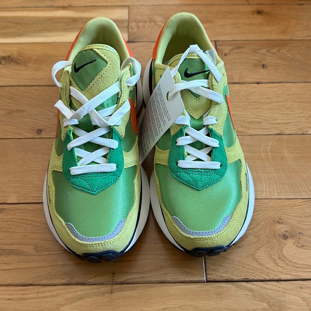 Women’s nike phoenix waffle